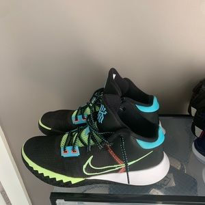 Nike Kyrie’s size 8.5 men